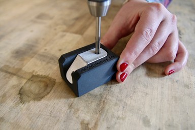 you can tap or print metal 3D printed threads.